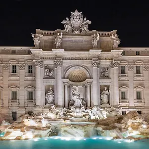 Fontana Di Trevi Luxury , Roma Italia